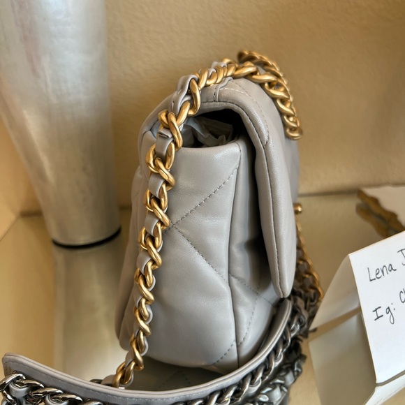 Chanel flap 19 Grey Ghw sold ♥️ - Picture 3 of 13